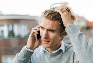 Junger Mann telefoniert Licence: canva.com