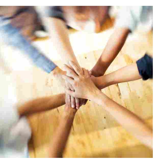 eam alle Hände miteinander verbunden, Bild von Freepick